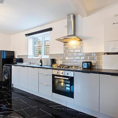 Stylish New Apartment - Free Wifi & Netflix - Top Rated - 3Mh Cradley Heath Exteriér fotografie