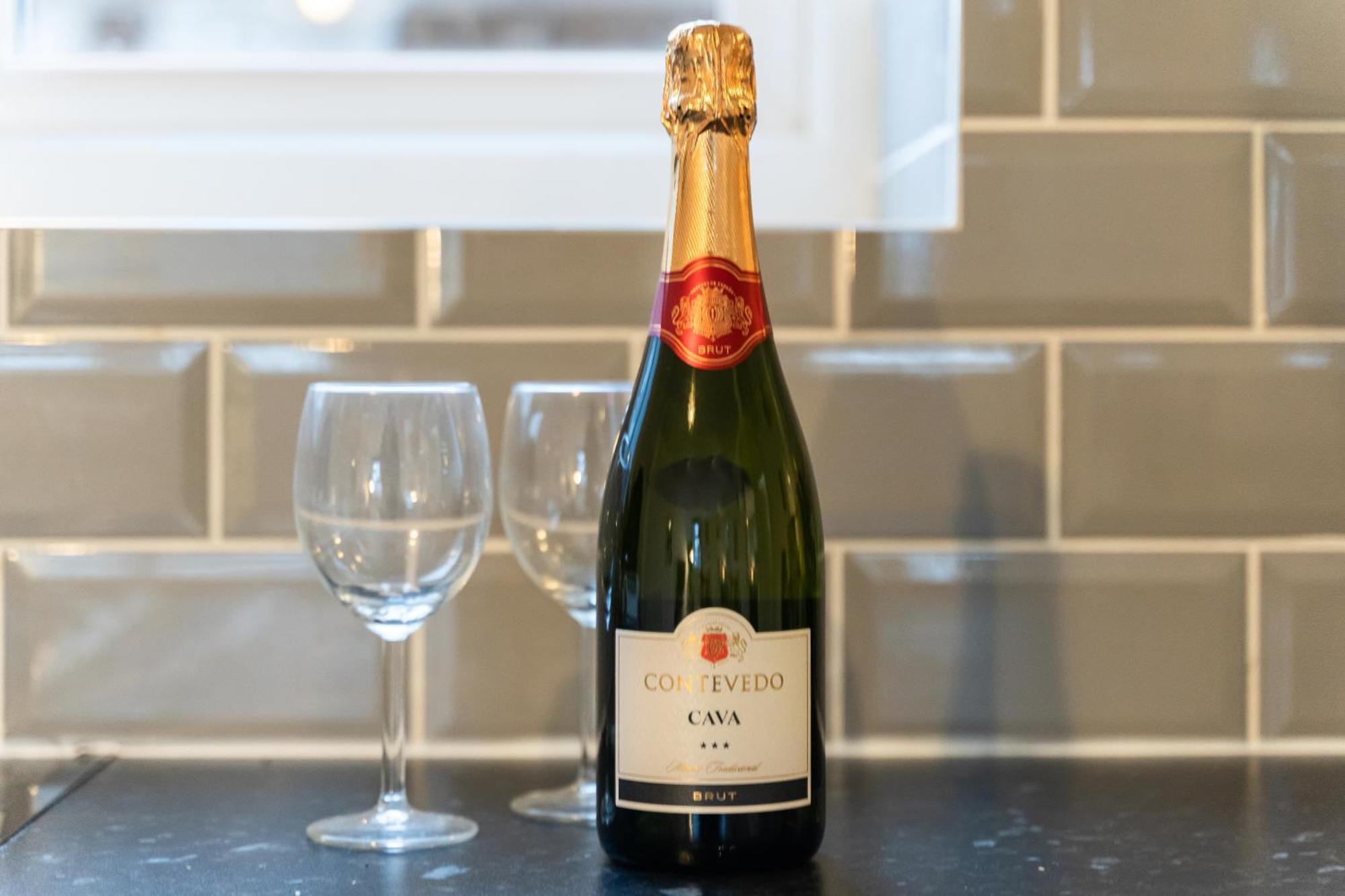 Stylish New Apartment - Free Wifi & Netflix - Top Rated - 3Mh Cradley Heath Exteriér fotografie