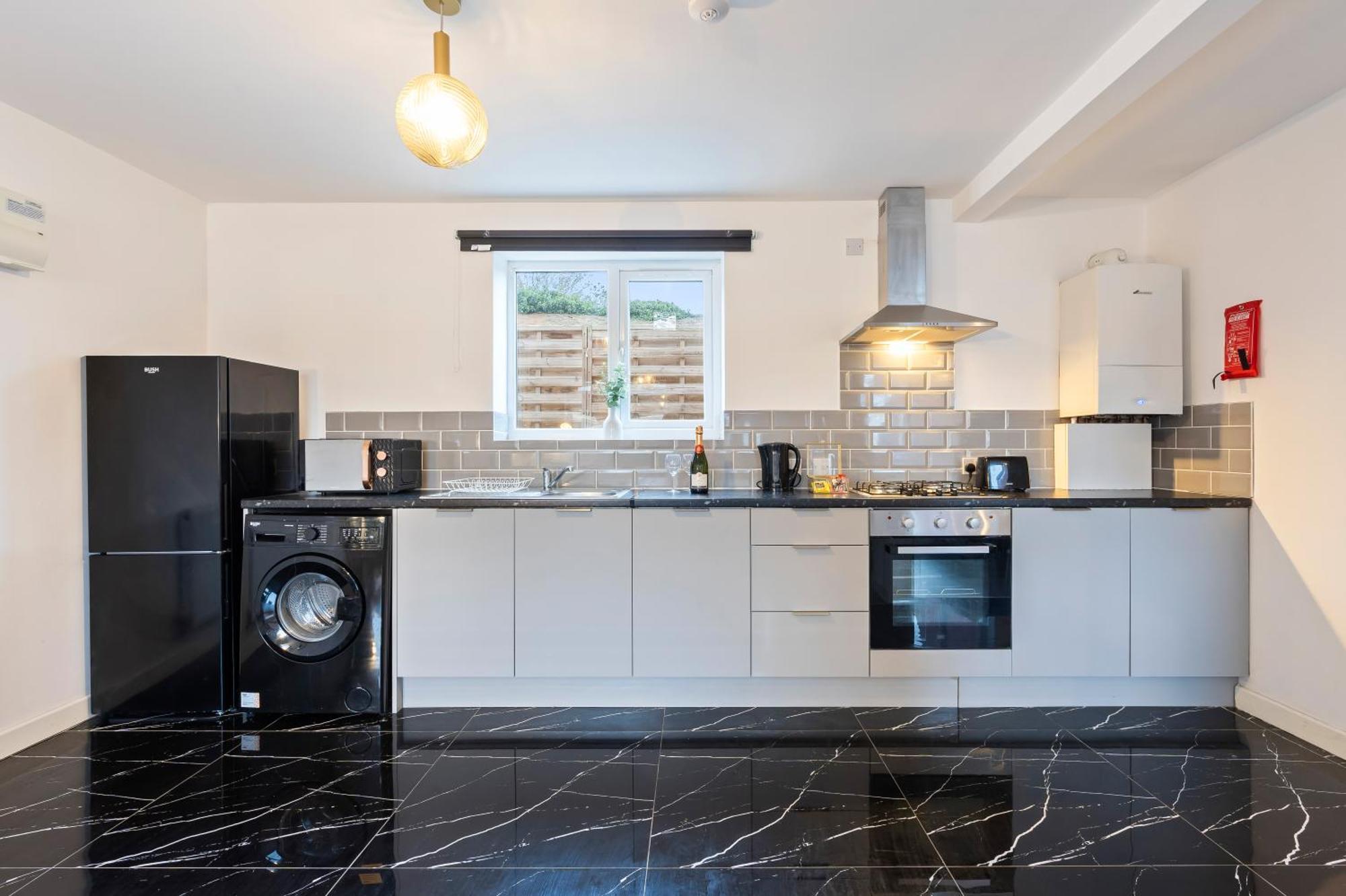 Stylish New Apartment - Free Wifi & Netflix - Top Rated - 3Mh Cradley Heath Exteriér fotografie